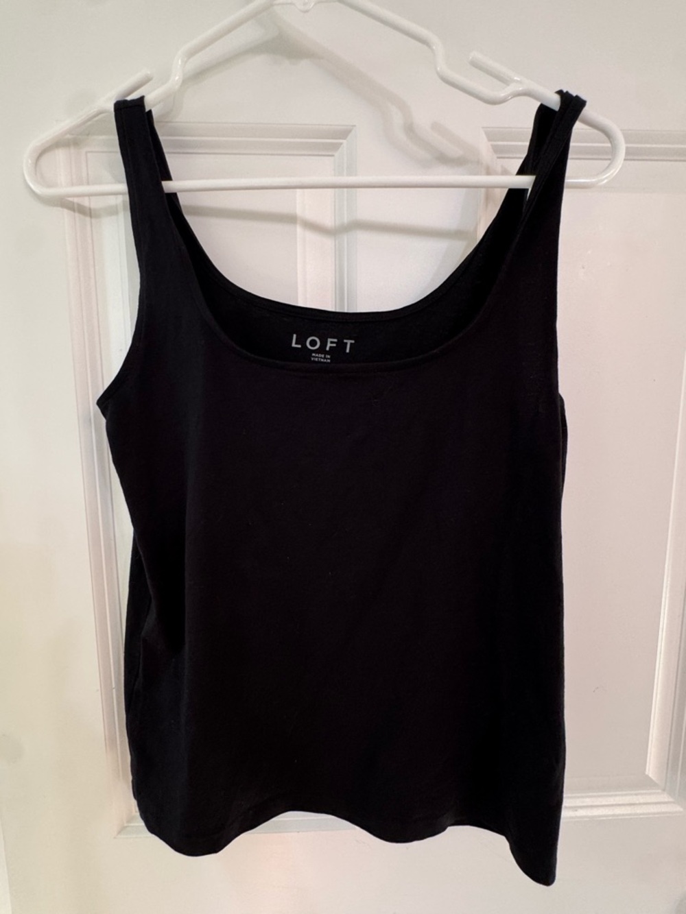 LOFT Women's Black Scoop Neck Tank
